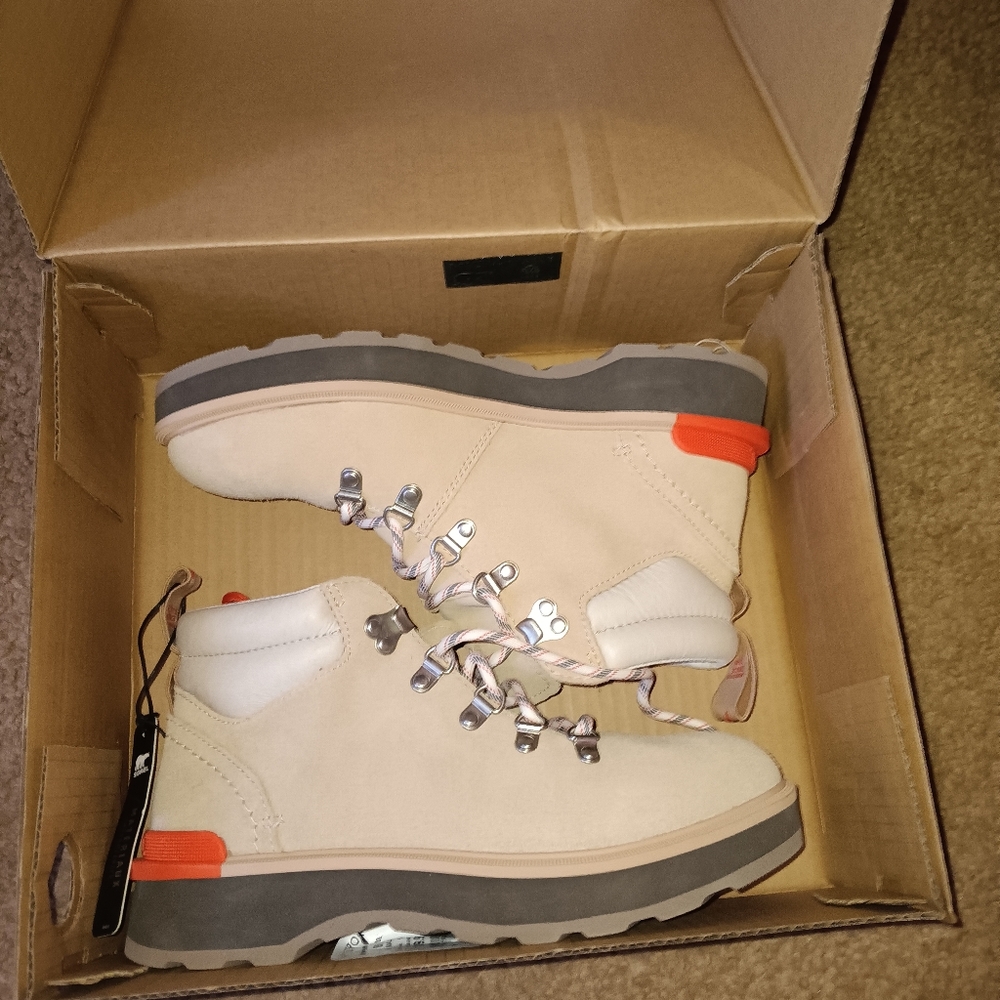 Sorel ladies boots BNWT & BNIB